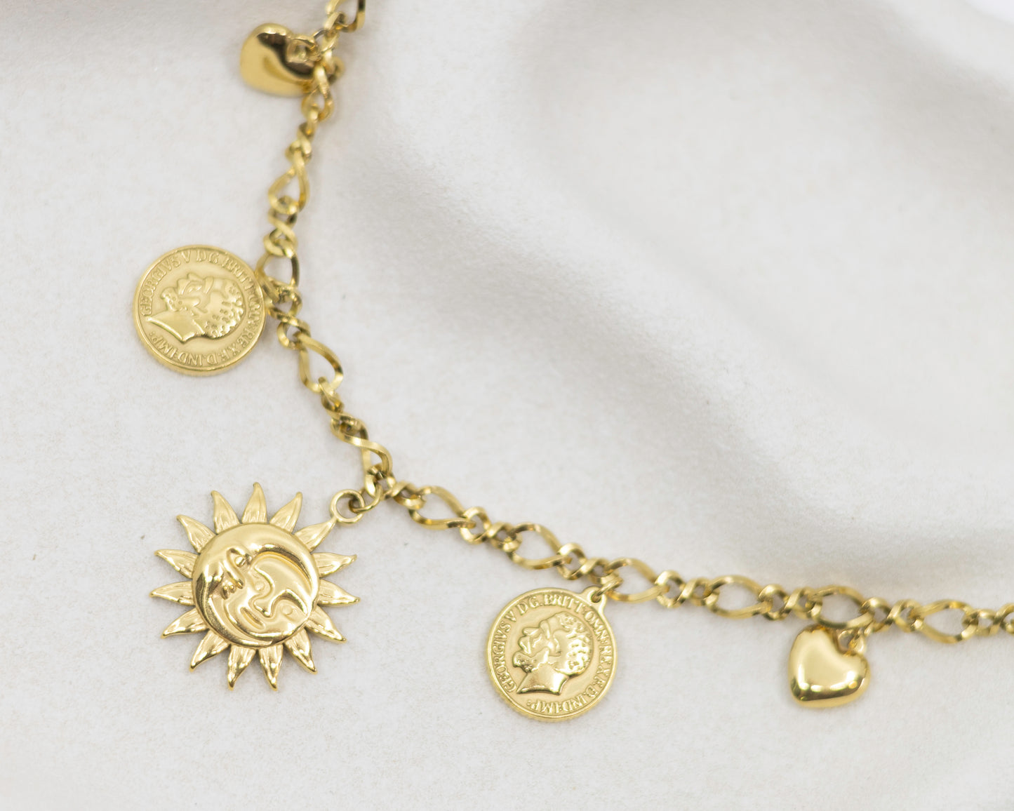 Selena Necklace - 18K Gold with Pendants