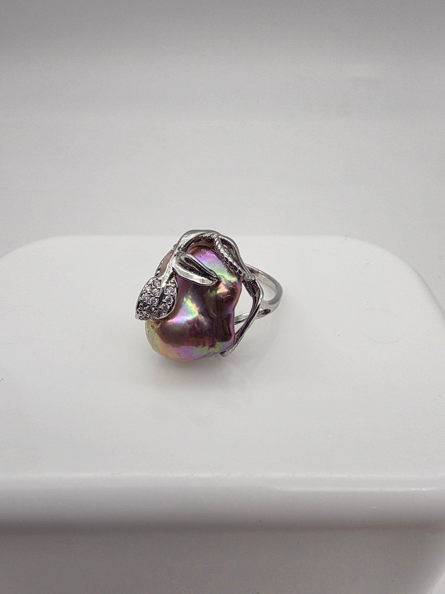 Jaspen Iridescent Ring - Silver with Multi-Coloured Freshwater Baroque Pearl