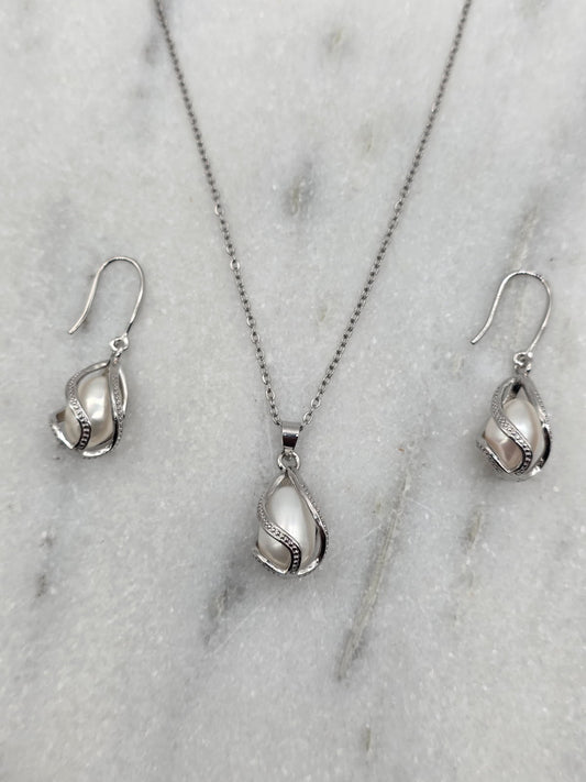 Carina Set - Waterproof Freshwater Pearl Necklace and Earrings