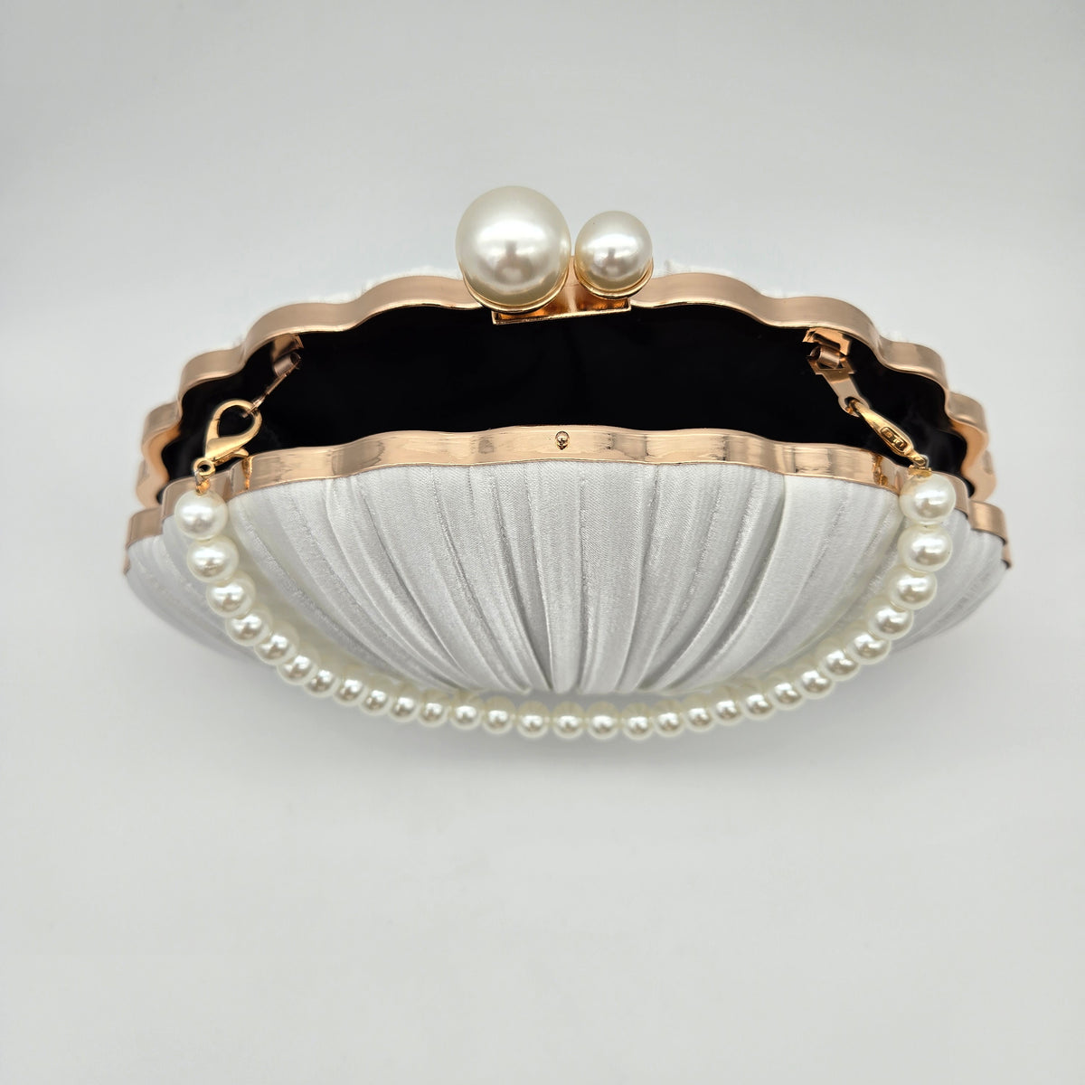 Shell Crutch Shell Clutch - White – Ocean & Pearl