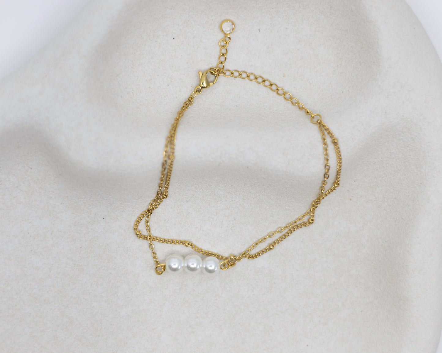 Chloe Bracelet - 18K Gold with Pearl Accents