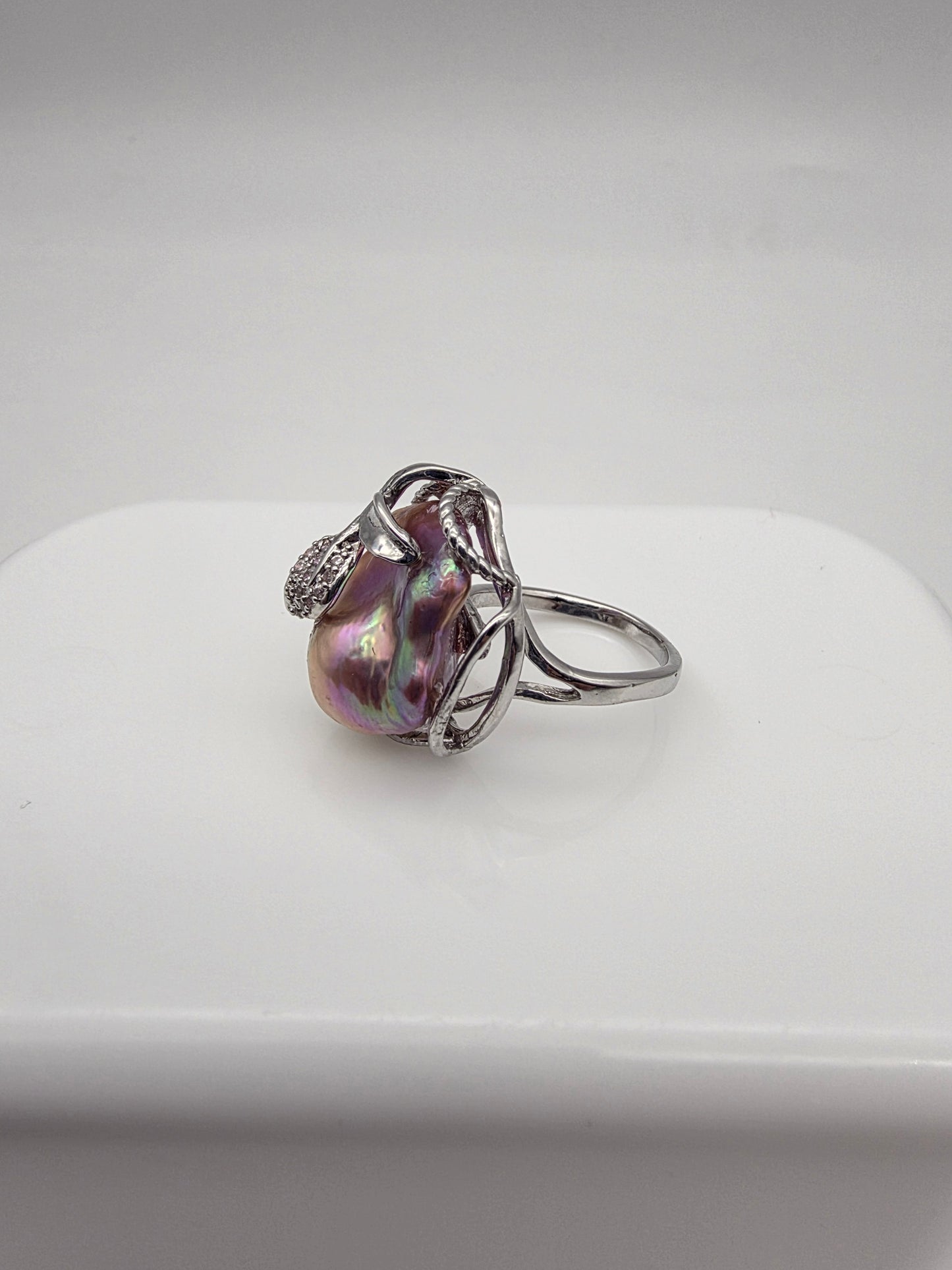 Jaspen Iridescent Ring - Silver with Multi-Coloured Freshwater Baroque Pearl