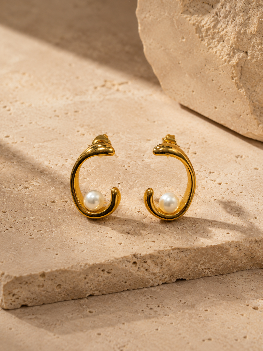 Tidal Pearl Hoop Earrings - 18K Gold