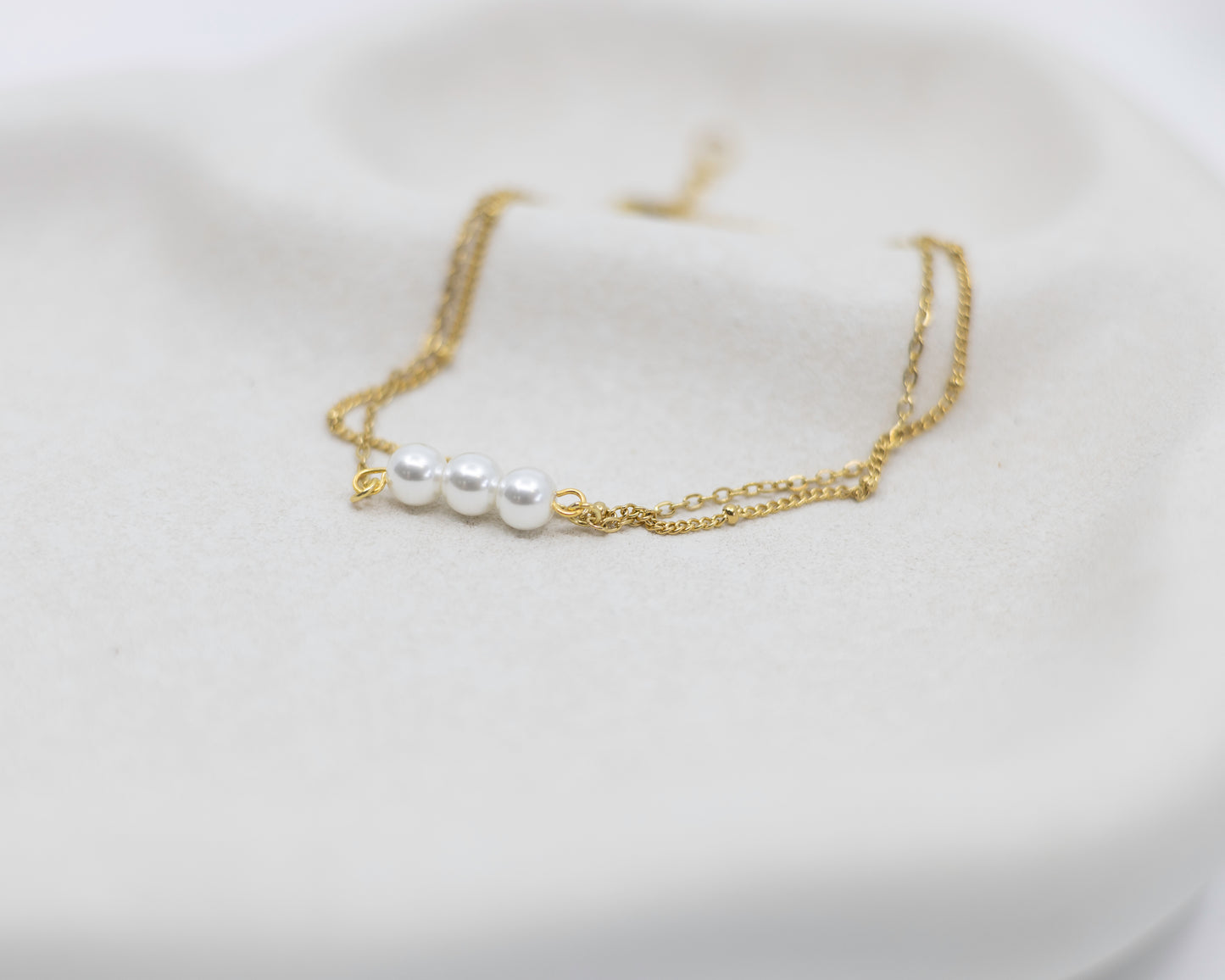 Chloe Bracelet - 18K Gold with Pearl Accents