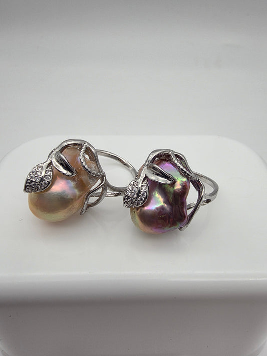 Jaspen Iridescent Ring - Silver with Multi-Coloured Freshwater Baroque Pearl